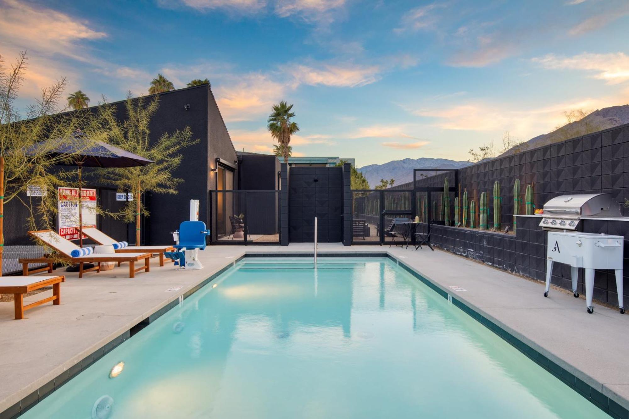 Blackhaus By Avantstay Ada Modern Rooms, Pool & Bbq Palm Springs Extérieur photo